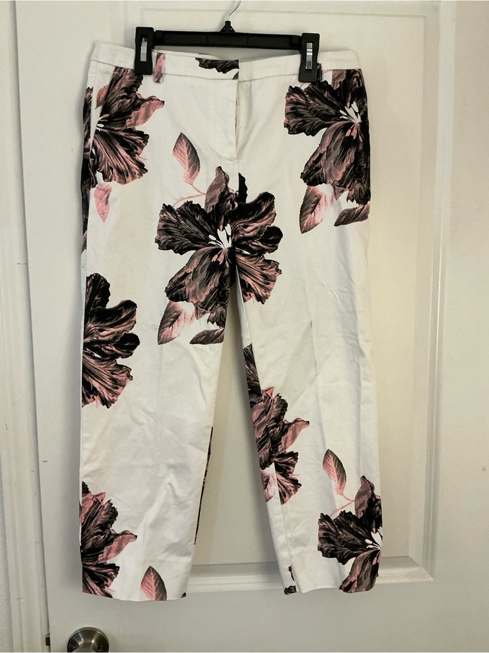 Sioni White Cropped Pants with Pink & Black Floral Motif 4